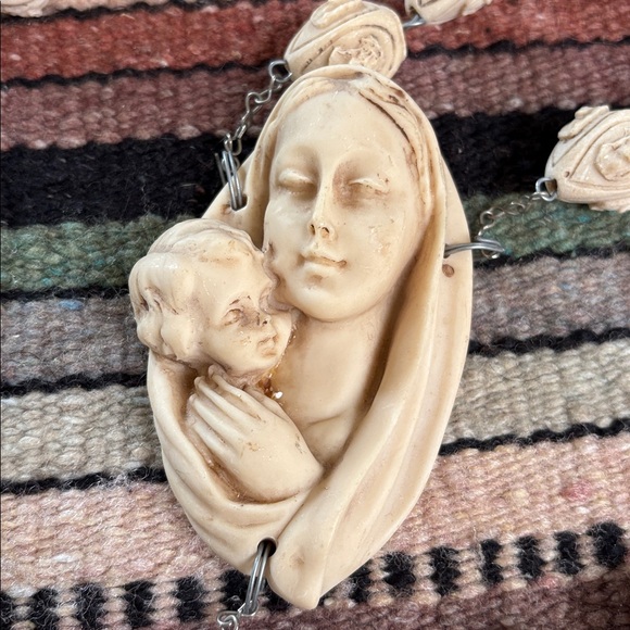 Large Carved Resin Wall Hanging Rosary - Picture 4 of 9